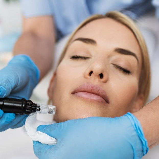Microneedling Face, Neck &amp; Decollete